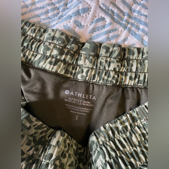 Athleta shorts - Picture 3 of 4